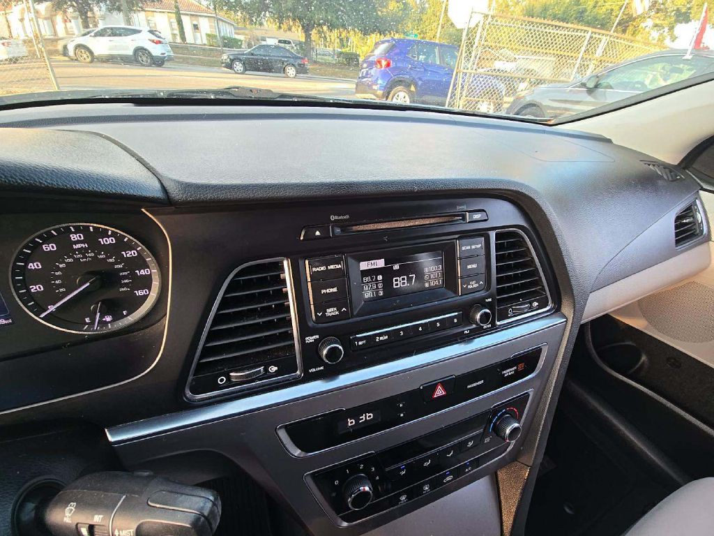 2017 Hyundai Sonata Image 6