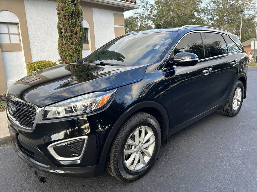 2017 Kia Sorento Image 1