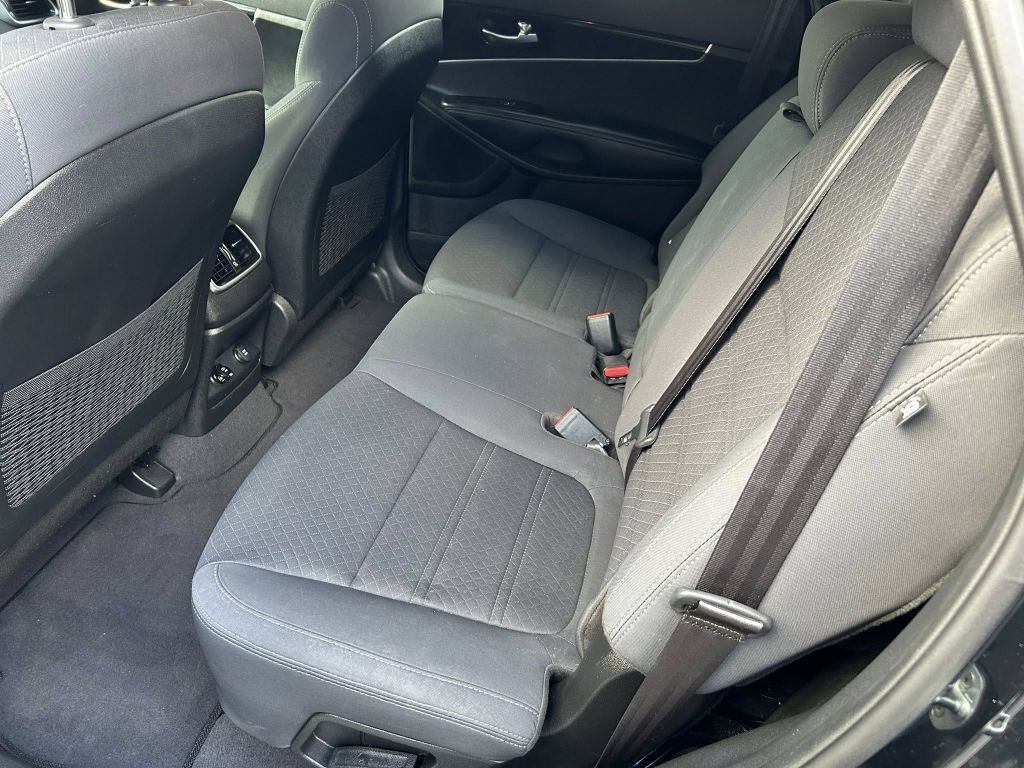 2017 Kia Sorento Image 10