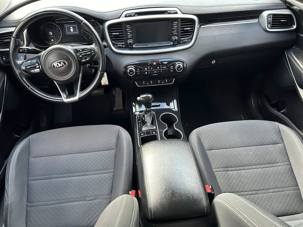 2017 Kia Sorento Image 12