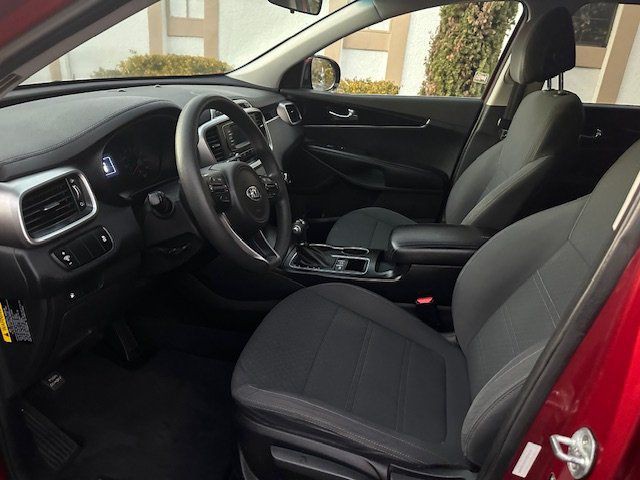 2017 Kia Sorento Image 8