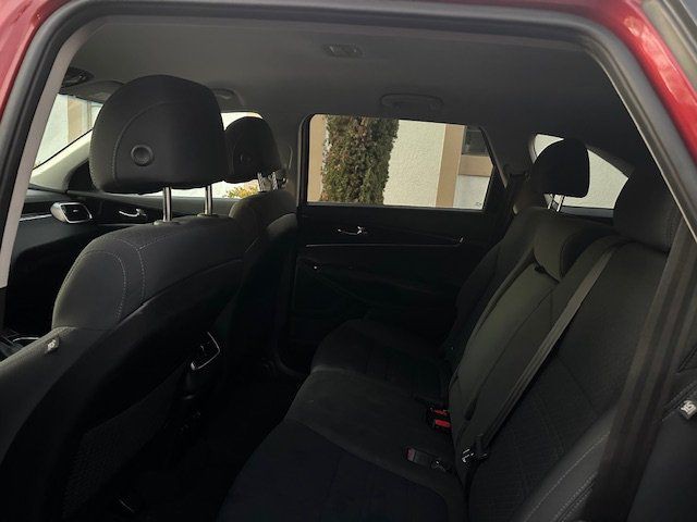 2017 Kia Sorento Image 9