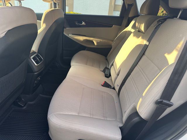 2016 Kia Sorento Image 7