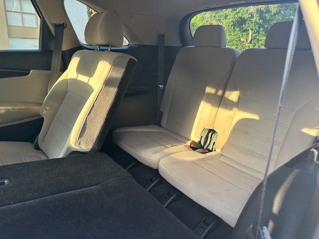 2016 Kia Sorento Image 8