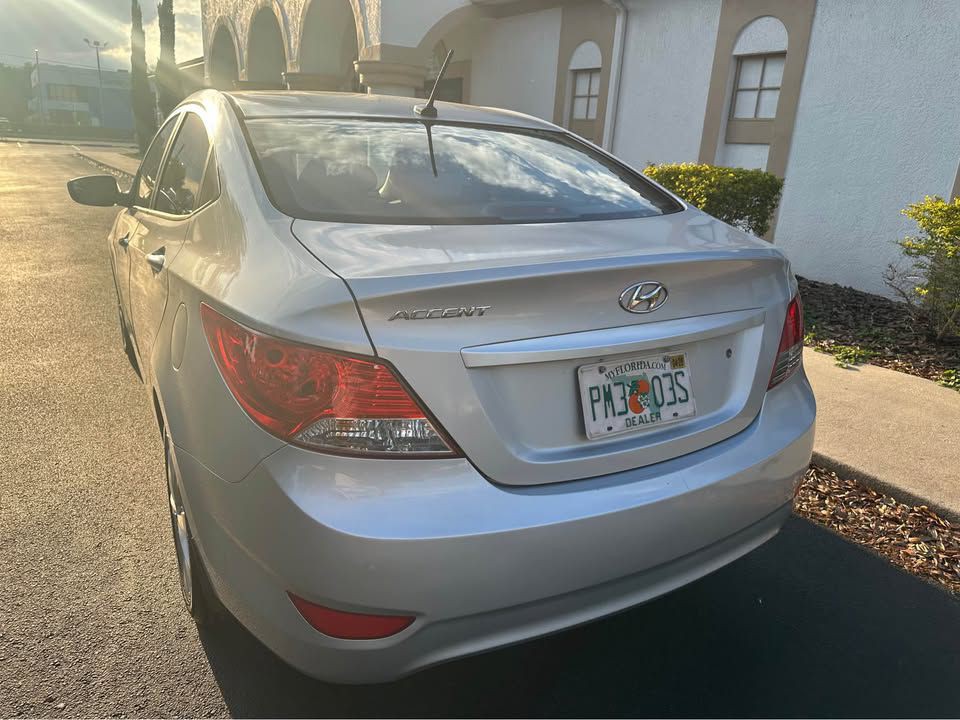 2014 Hyundai Accent Image 4