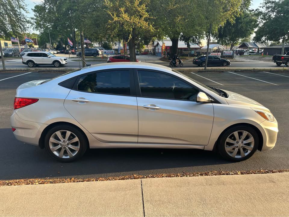 2014 Hyundai Accent Image 7