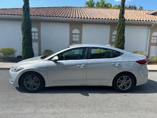 2018 Hyundai Elantra Image 1