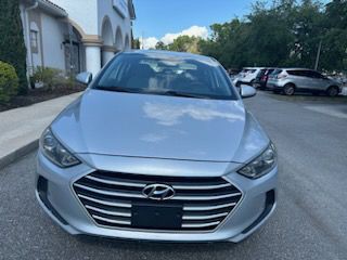 2018 Hyundai Elantra Image 3
