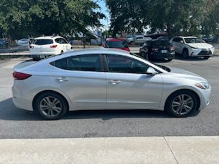 2018 Hyundai Elantra Image 5