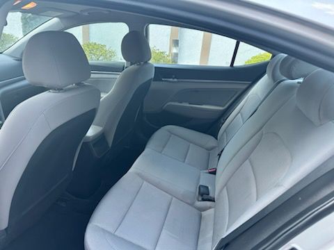 2018 Hyundai Elantra Image 9