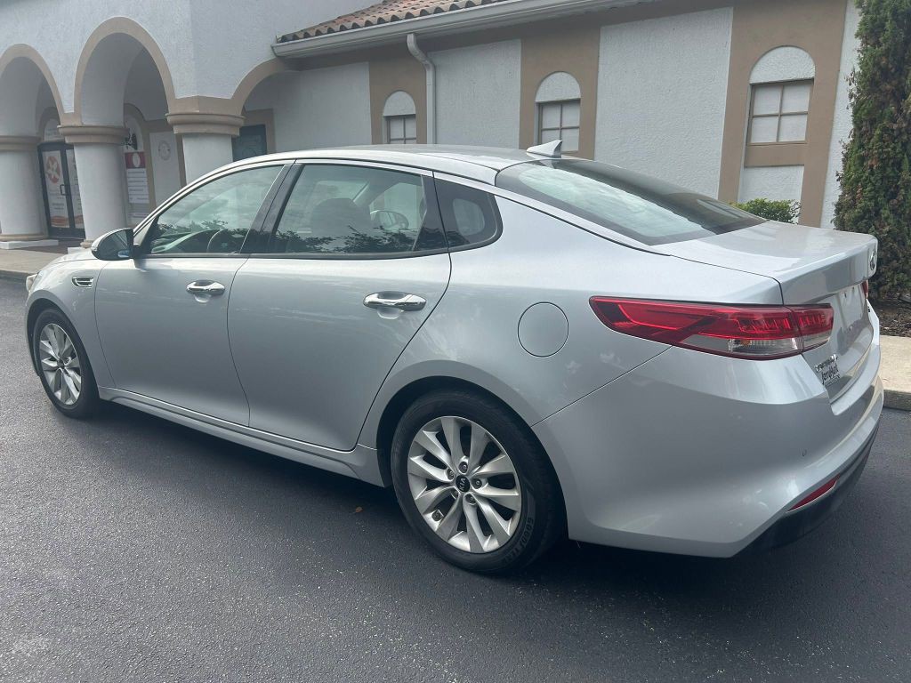 2018 Kia Optima Image 3