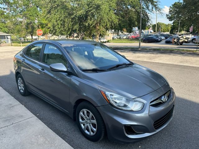 2014 Hyundai Accent Image 4