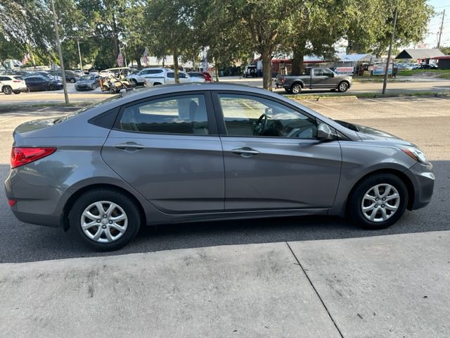 2014 Hyundai Accent Image 5