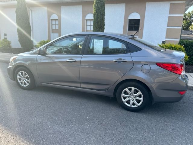 2014 Hyundai Accent Image 8