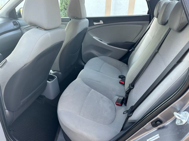 2014 Hyundai Accent Image 10