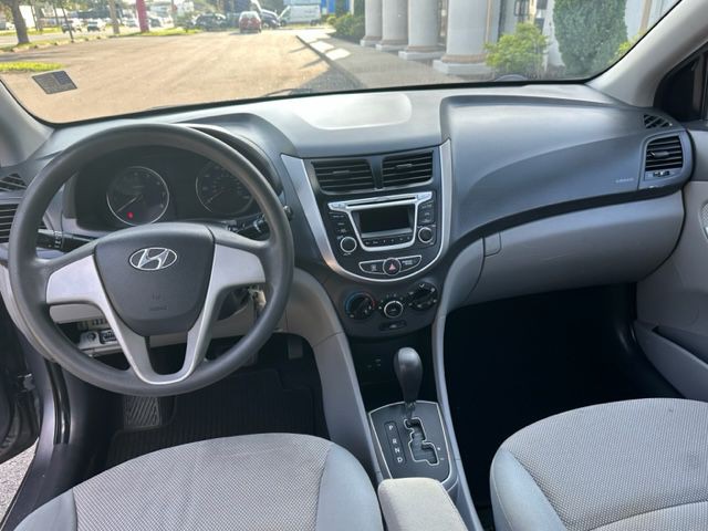 2014 Hyundai Accent Image 11