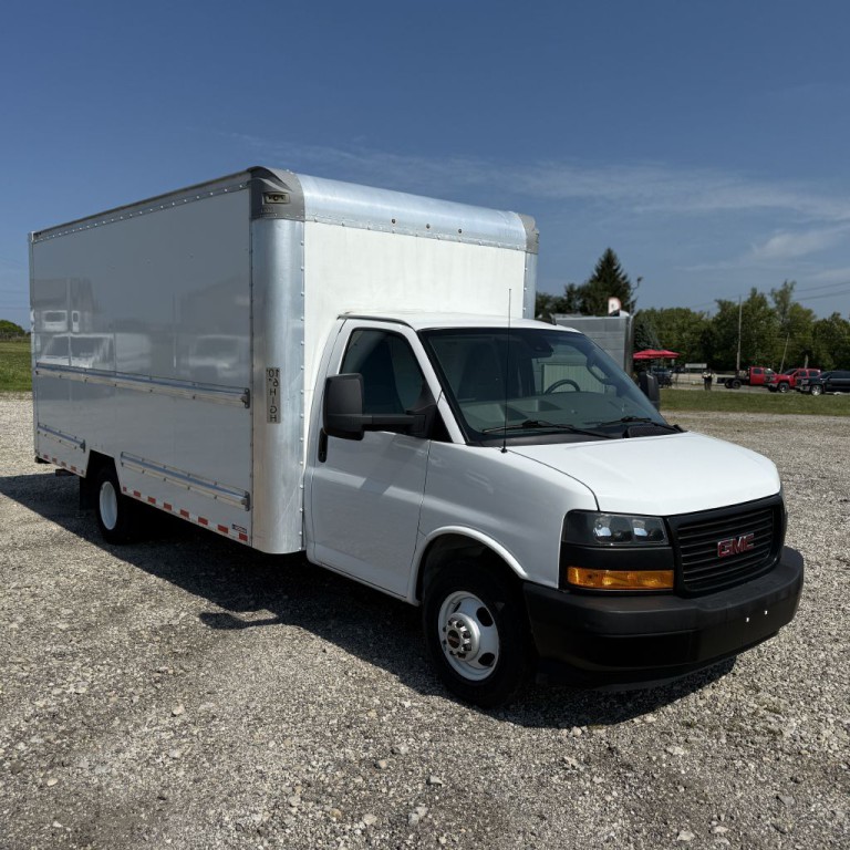 2021 GMC Savana Image 1