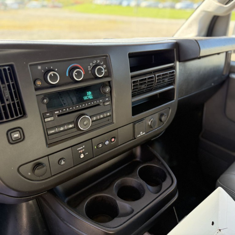 2020 Chevrolet Express Image 16