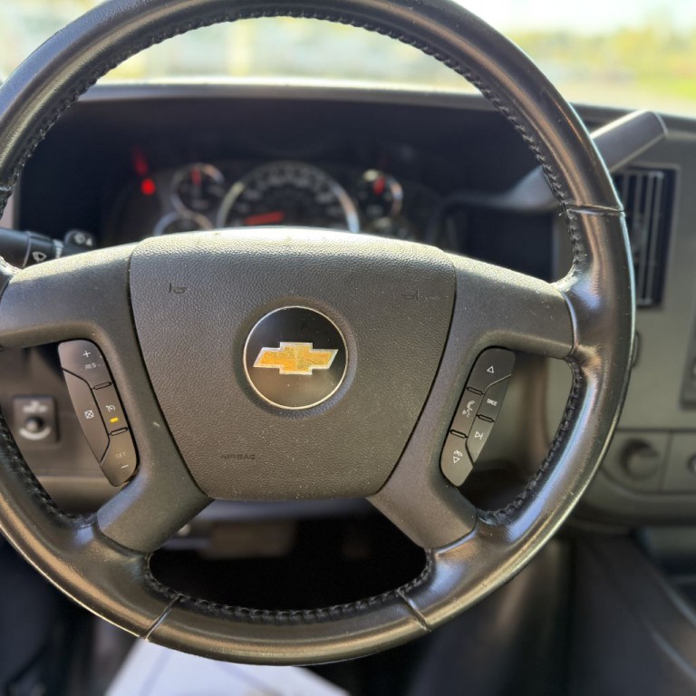 2020 Chevrolet Express Image 17
