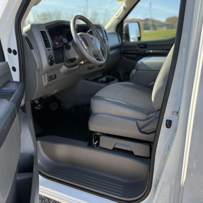 2021 Nissan NV Image 12