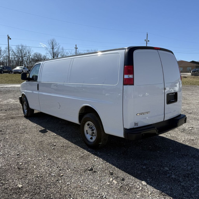 2022 Chevrolet Express Image 6