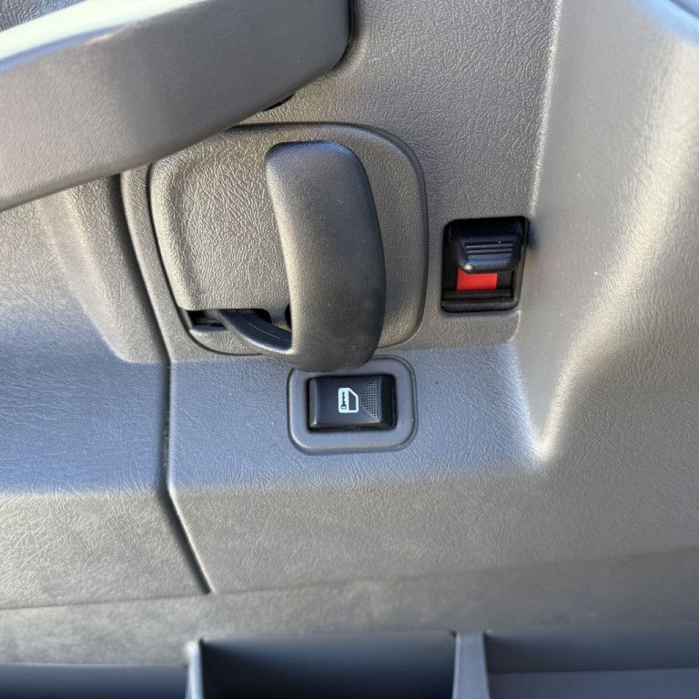 2022 Chevrolet Express Image 18