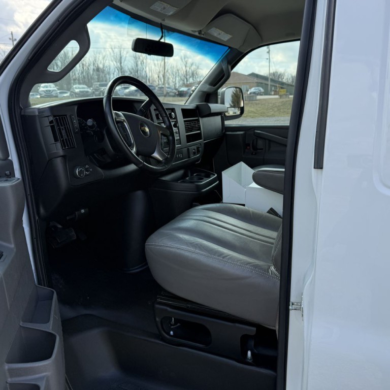 2019 Chevrolet Express Image 10