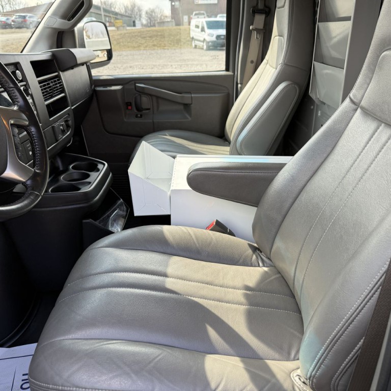 2019 Chevrolet Express Image 11