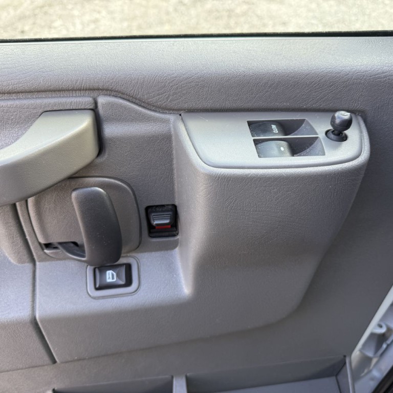 2019 Chevrolet Express Image 14