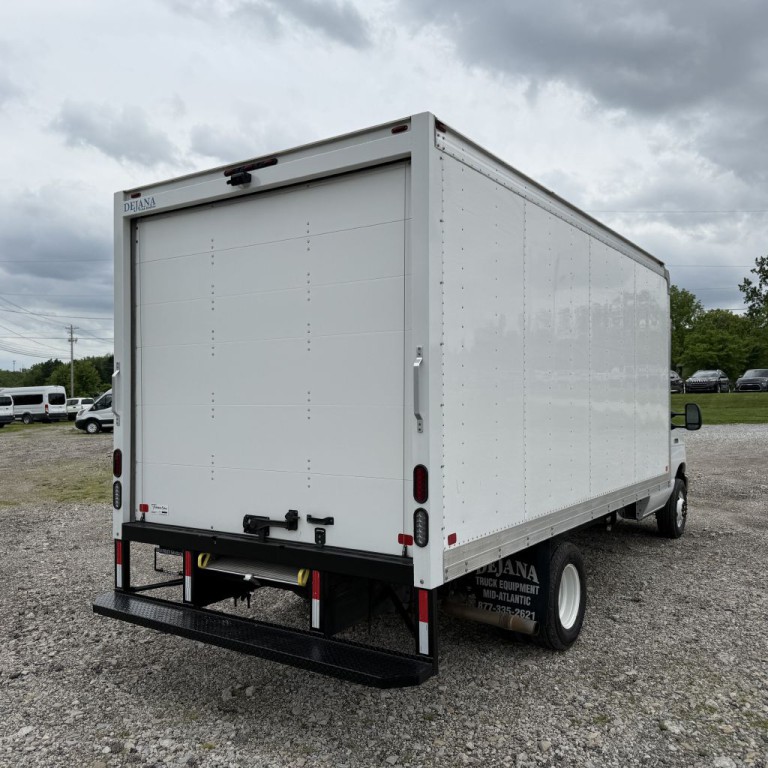 2022 Ford Econoline Image 3