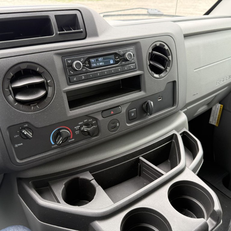 2022 Ford Econoline Image 8