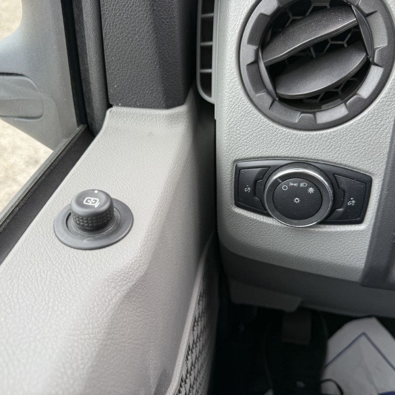 2022 Ford Econoline Image 10