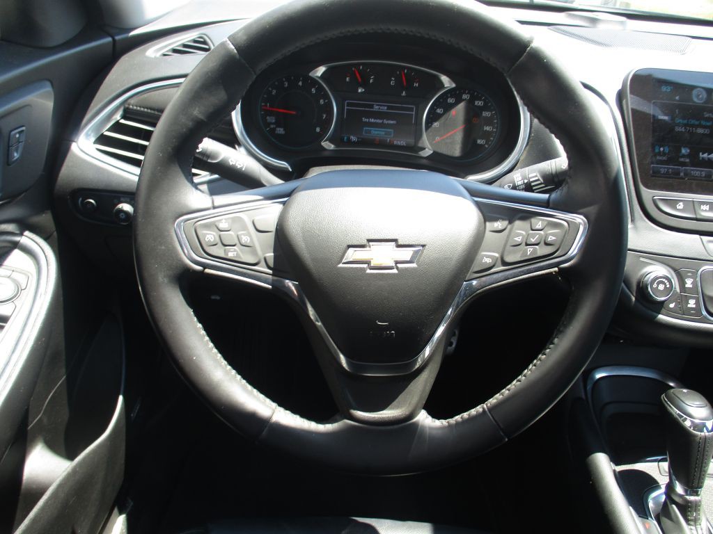 2017 Chevrolet Malibu Image 11