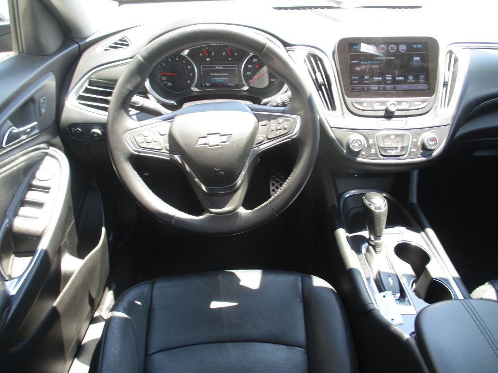 2017 Chevrolet Malibu Image 12