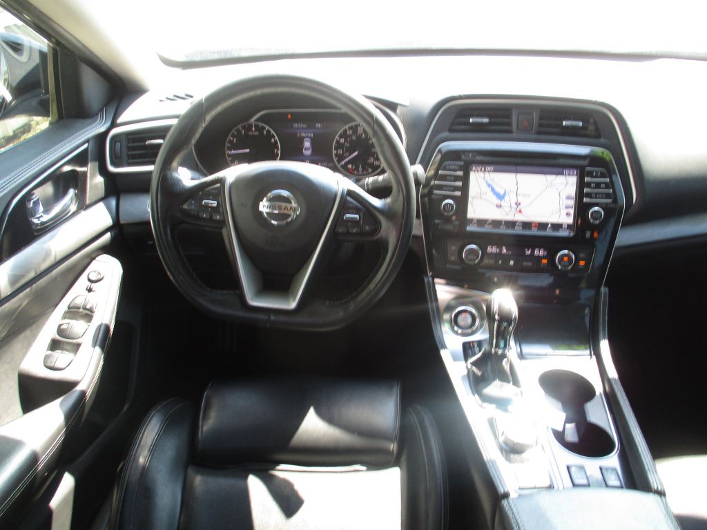2018 Nissan Maxima Image 12
