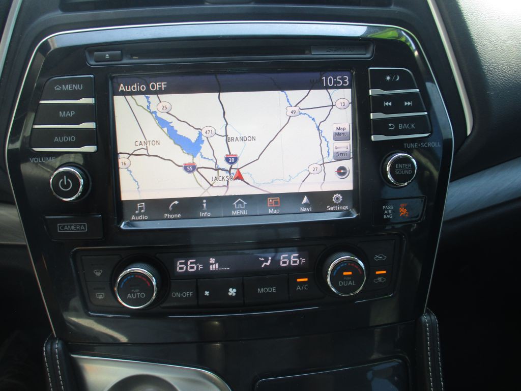 2018 Nissan Maxima Image 14