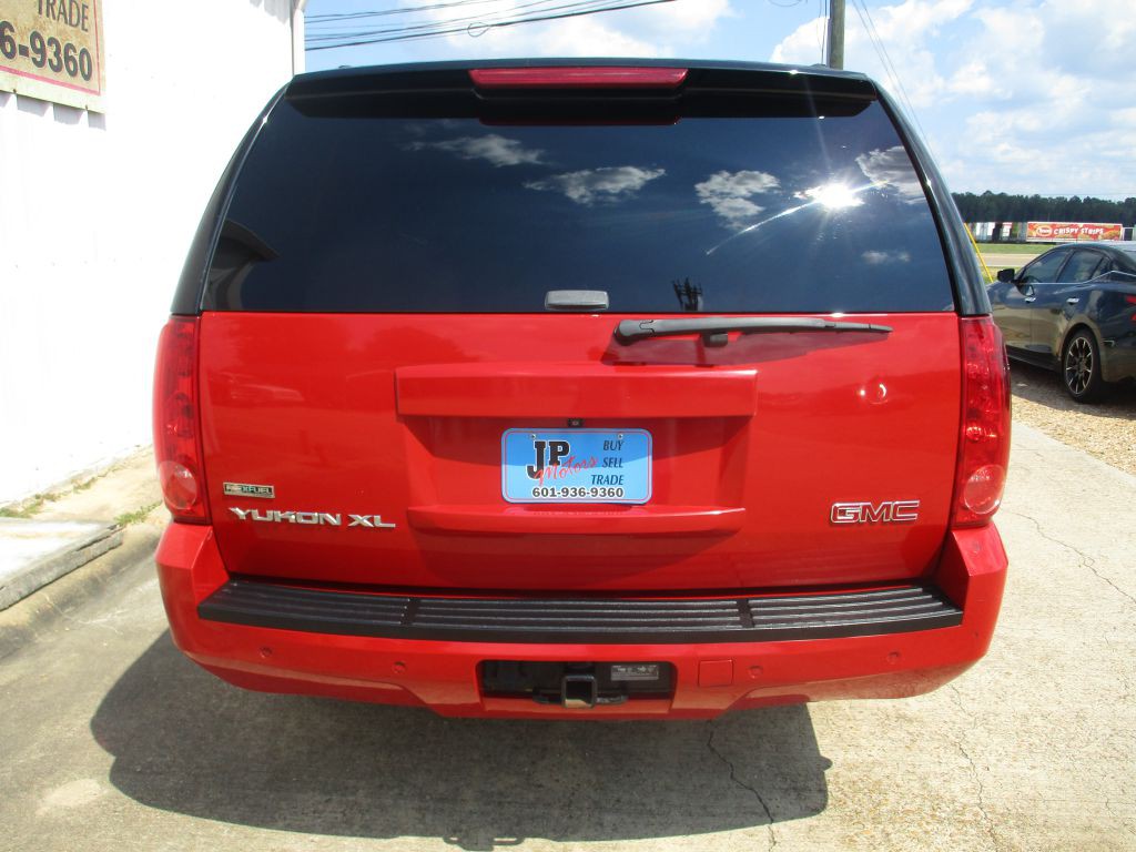 2011 GMC Yukon Image 4