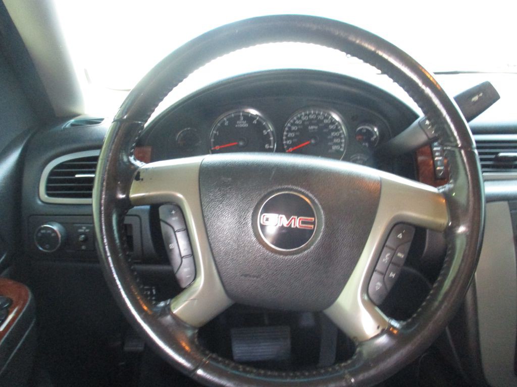 2011 GMC Yukon Image 10