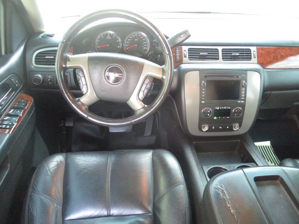 2011 GMC Yukon Image 11