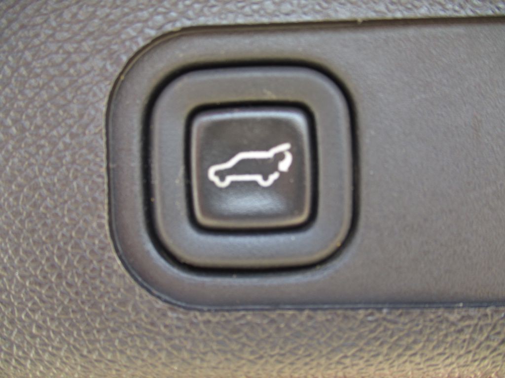 2011 GMC Yukon Image 24