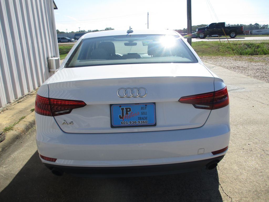2017 Audi A4 Image 4