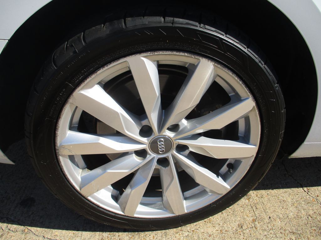 2017 Audi A4 Image 9