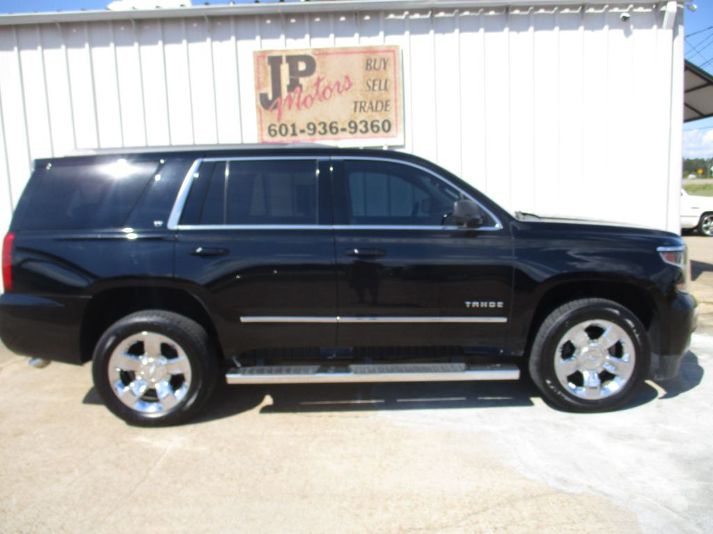 2017 Chevrolet Tahoe Image 2