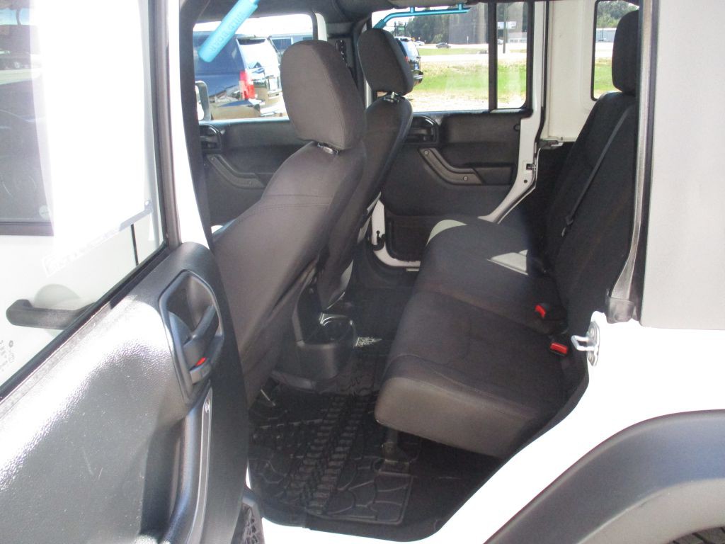 2017 Jeep Wrangler Unlimited Image 19