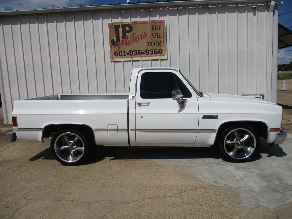 1986 GMC C1500 Image 2