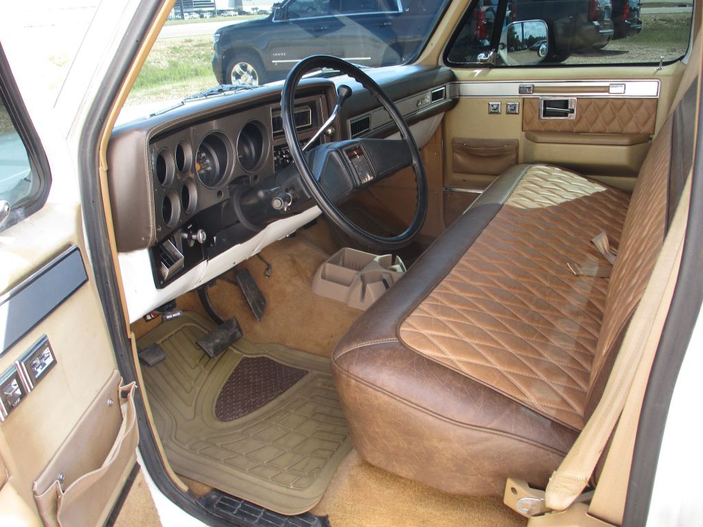 1986 GMC C1500 Image 11
