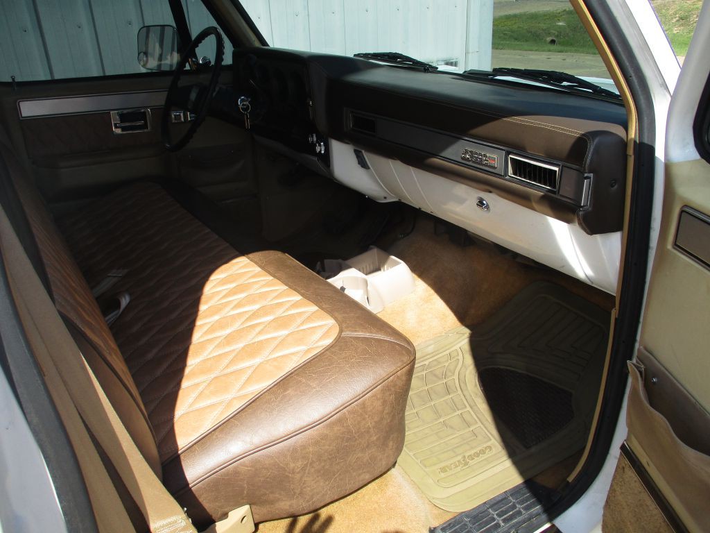 1986 GMC C1500 Image 14