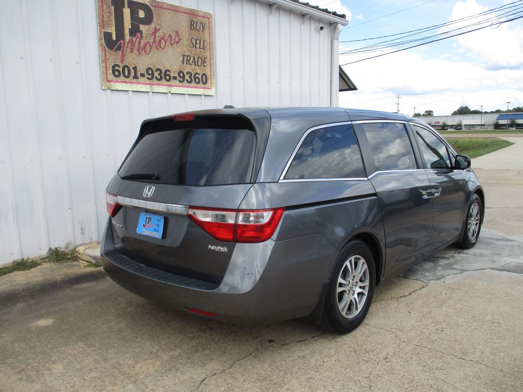 2011 Honda Odyssey Image 3