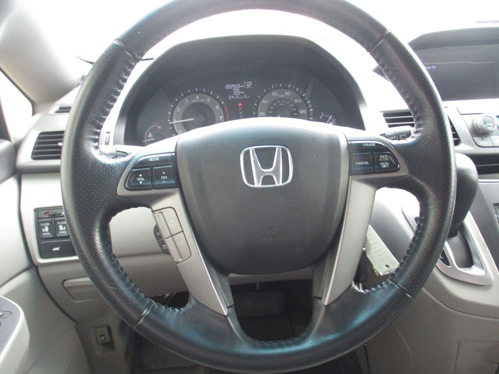 2011 Honda Odyssey Image 10
