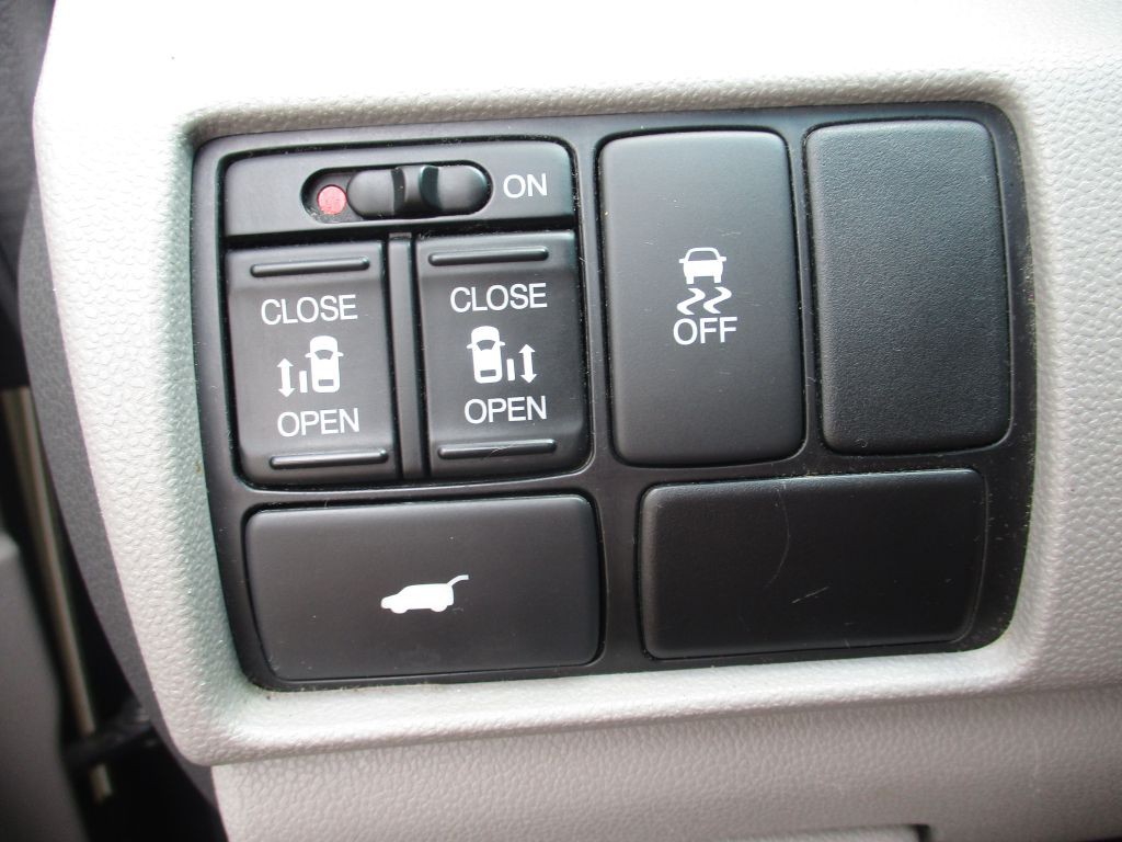 2011 Honda Odyssey Image 16